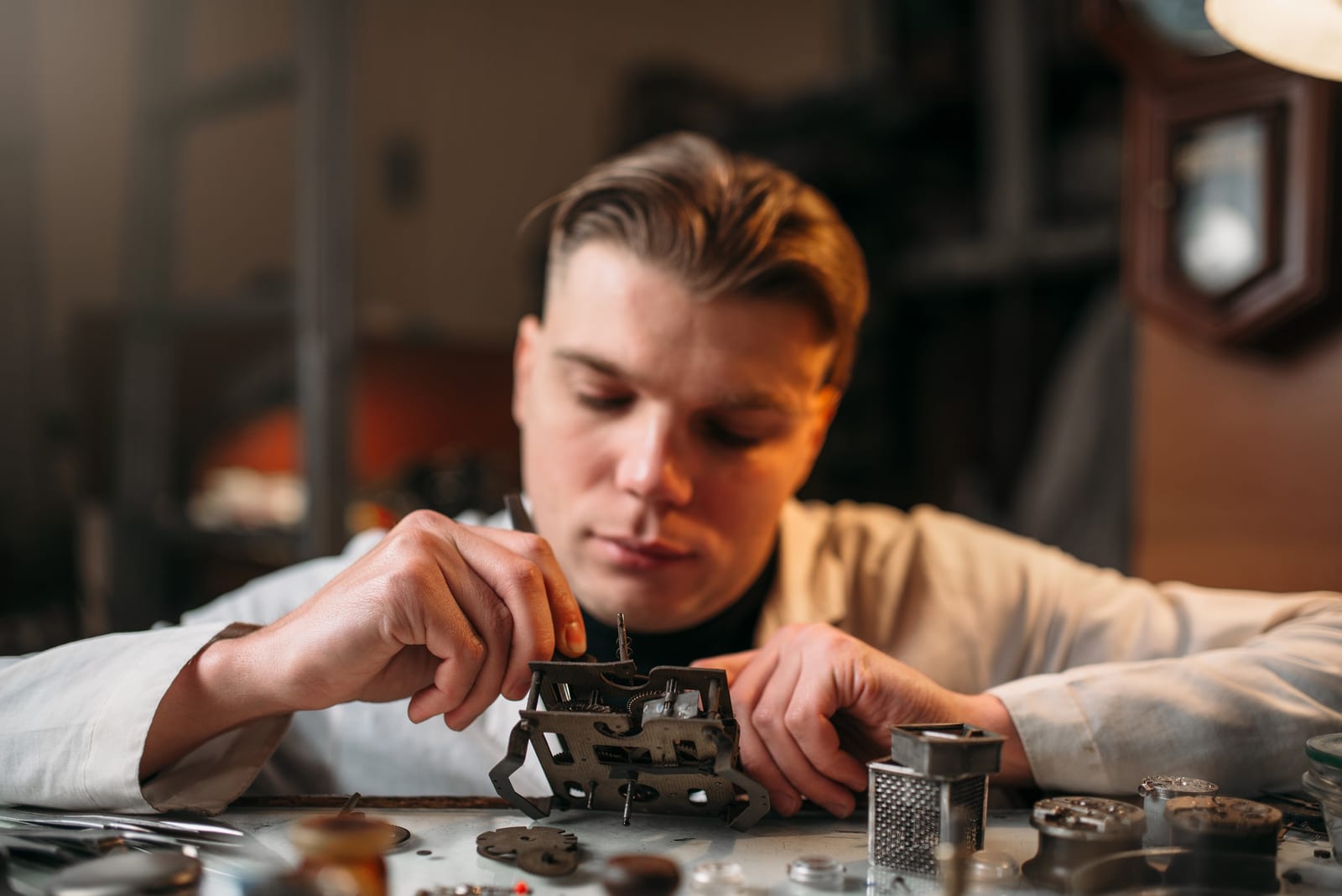 Orologio da vestire elegante, fotografia dimostrativa di un orologio meccanico della categoria Classici